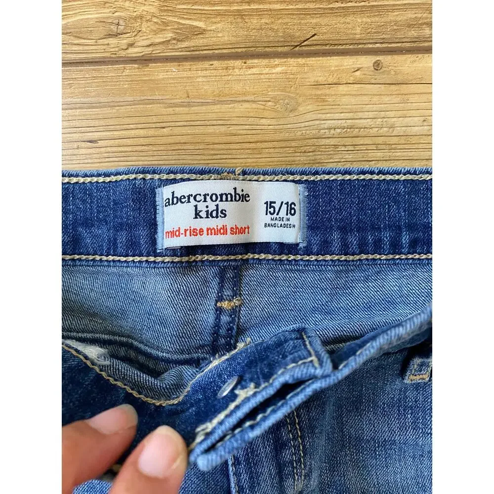 NWOT Abercrombie Kids Mid-Rise Midi Short  Size 15/16